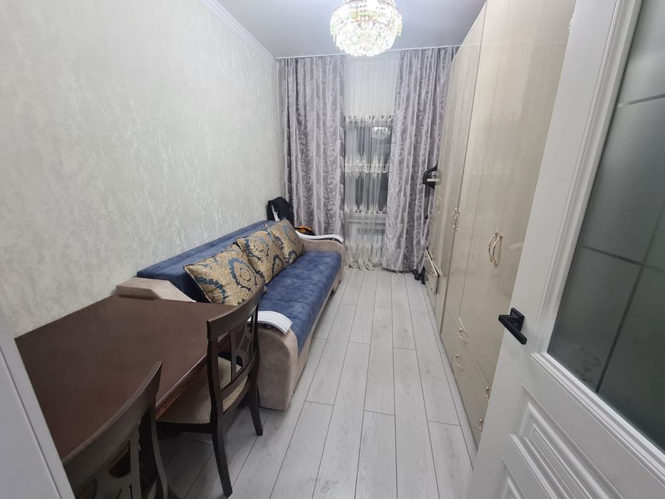 Продам 4 комнатную квартиру