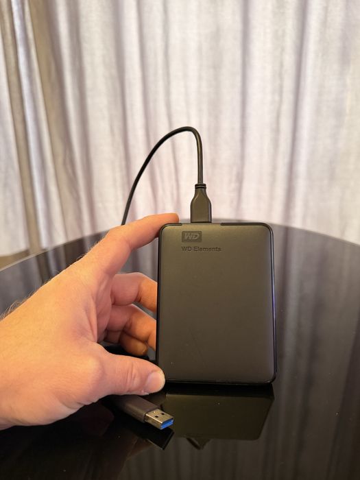 Vând Hard Disk extern Western Digital Elements Portable 1TB USB 3.0