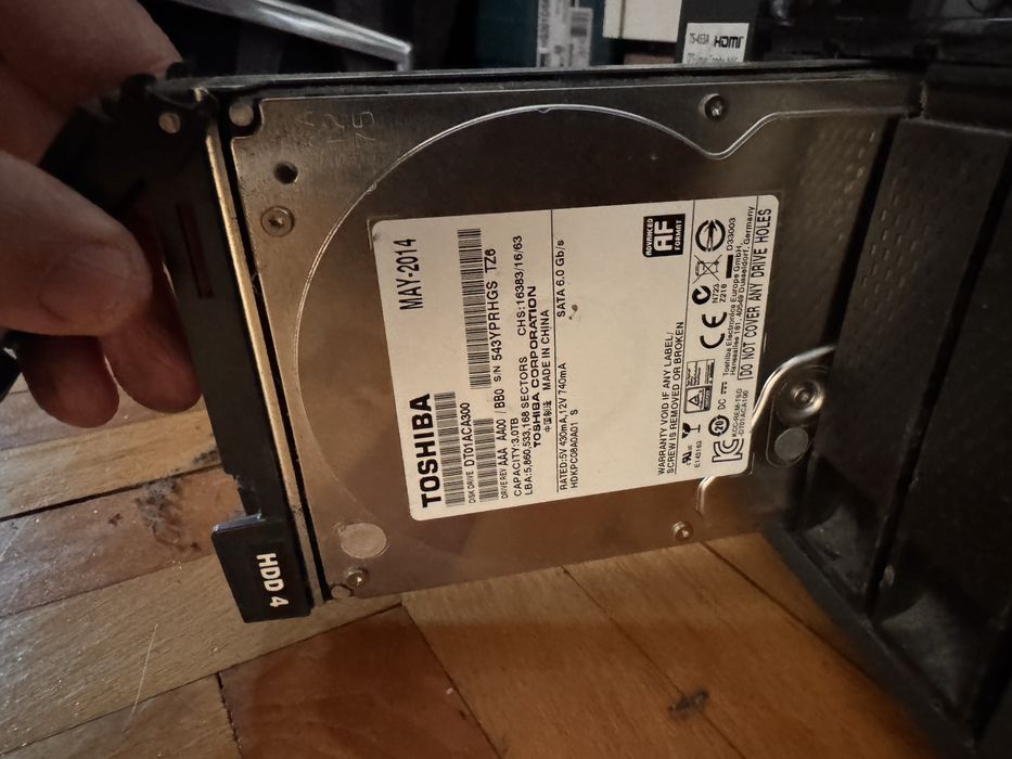 Server QNAP / NAS TS-453A inclusiv 4 hdd de 3 tb fiecare