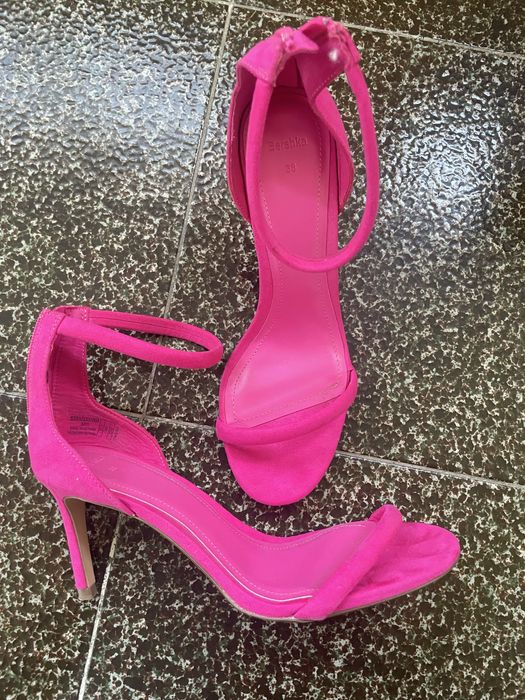 Токчета Bershka, Zara