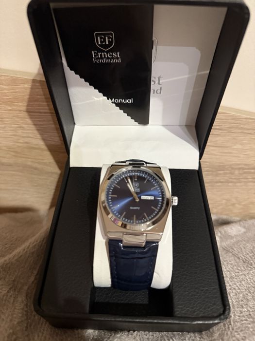 Часовник  Ernest Ferdinand ръчен