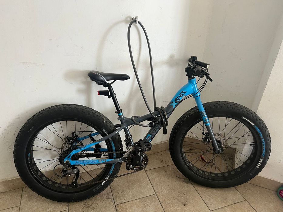 Vand bicicleta cu roti groase