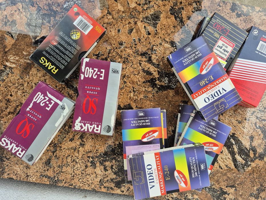 Vând Lot 16 casete video VHS  originale 240minute Raks colectie filme
