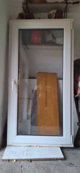 Ferestra termopan din PVC albă, perfect funcțională