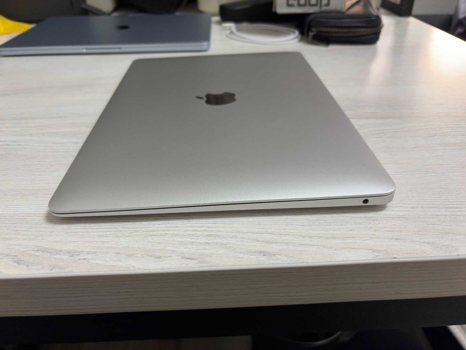 MacBook Air M1 8/256, полный комплект