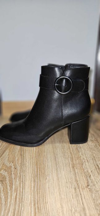 Боти с дебел ток