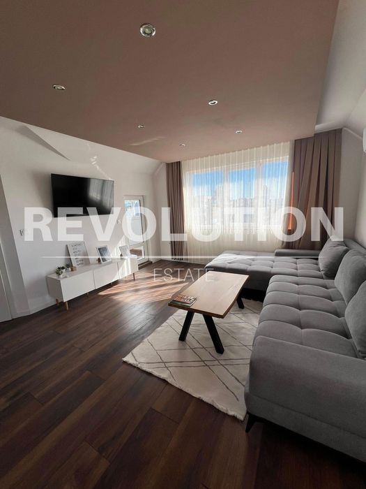 Дава се под наем Тристаен апартамент в Варна, ХЕИ - 80 кв.м за 698.19 € - Снимка #1
