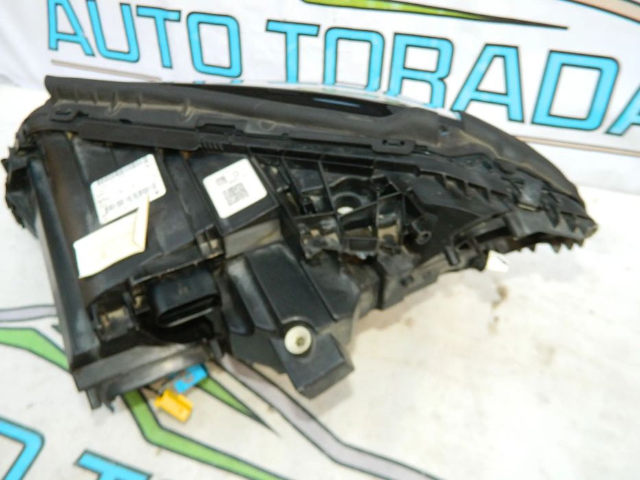 Far dreapta Mercedes C-class W205 ILS model 2014-2018 cod A2059063204