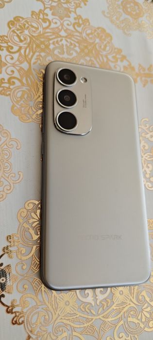Продам ультра тонкий игравой телефон.