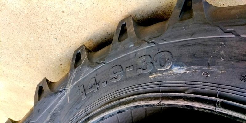 14.9-30 cauciucuri noi 10PLY cu 2 ani garantie lichidare de stoc AXYW