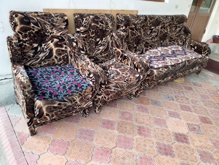 Диван.кресло.сотилади