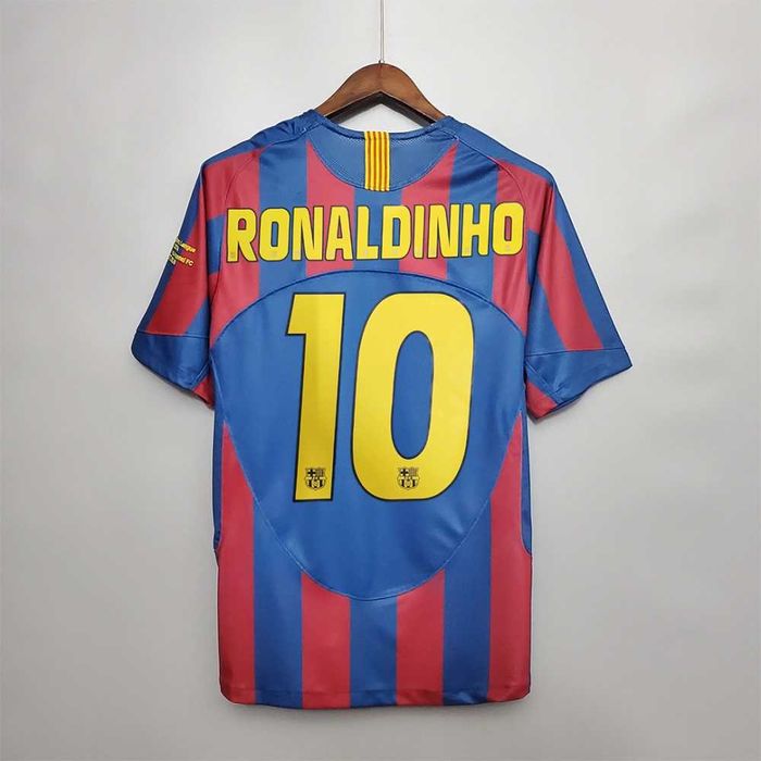 Tricou Barcelona 05/06 Home Kit Retro - Ronaldinho 10 Fan Version
