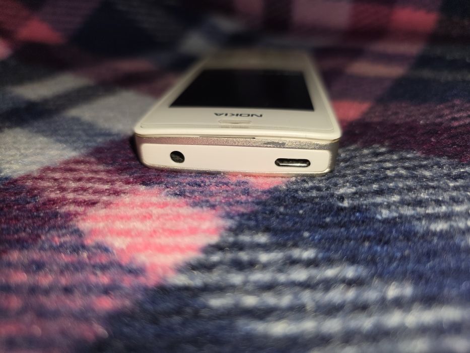 Vand un nokia 515 gold dualsim