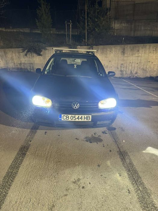 Продавам своя автомобил Vw golf 4 2500евро