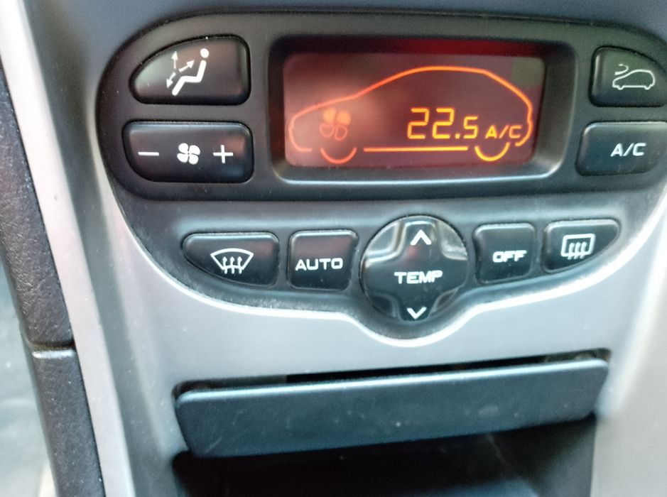 Peugeot 307 SW 1.6 HDi 90 к.с. Дизел | 2004 | Тъмно сив металик