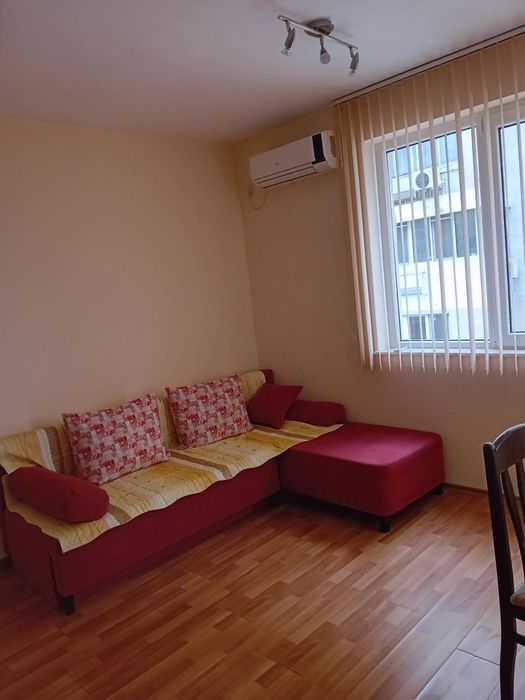 Дава се под наем Двустаен апартамент в Варна, Център - 55 кв.м за 357 € - Снимка #1