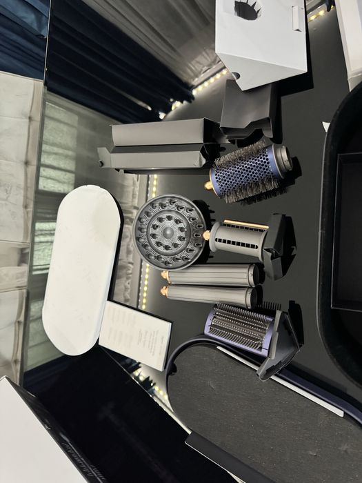 Dyson airwrap complete long volumise HS 05