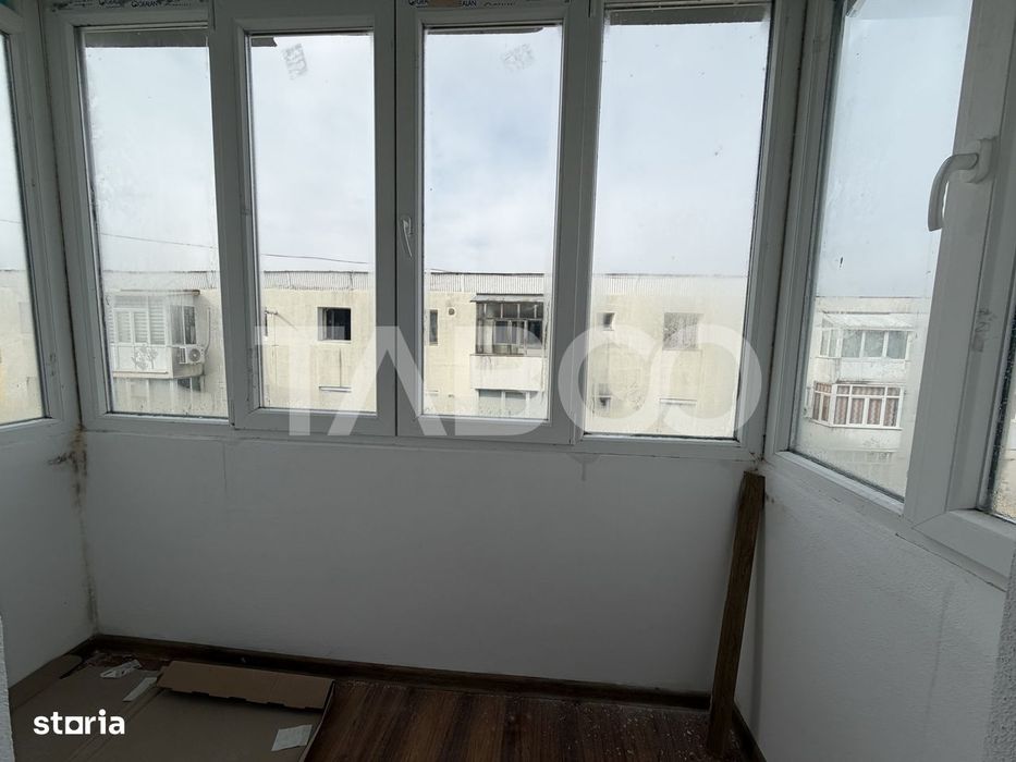 Apartament 2 camere semidecomandat balcon aer conditinat 13 Decembrie