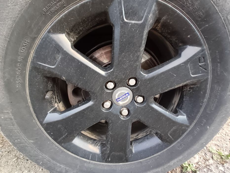 Vând jenti cu cauciucuri  originale volvo xc90 R design