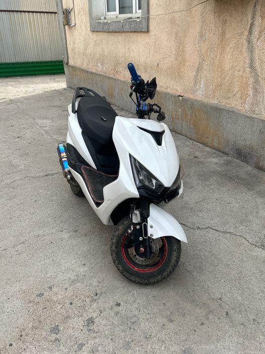 Продам мопед 150куб спорт вариаторы