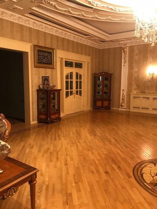 Шикарный Евродом в Элитной махале, 8 соток  7 комнат 7 с/узлов бассейн