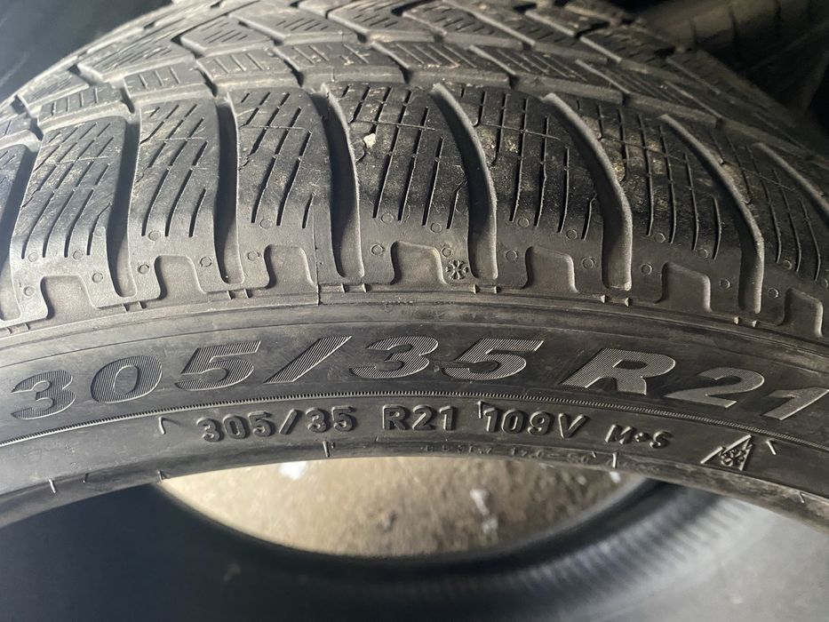 Шины 305/35/21 пара бу пирелли