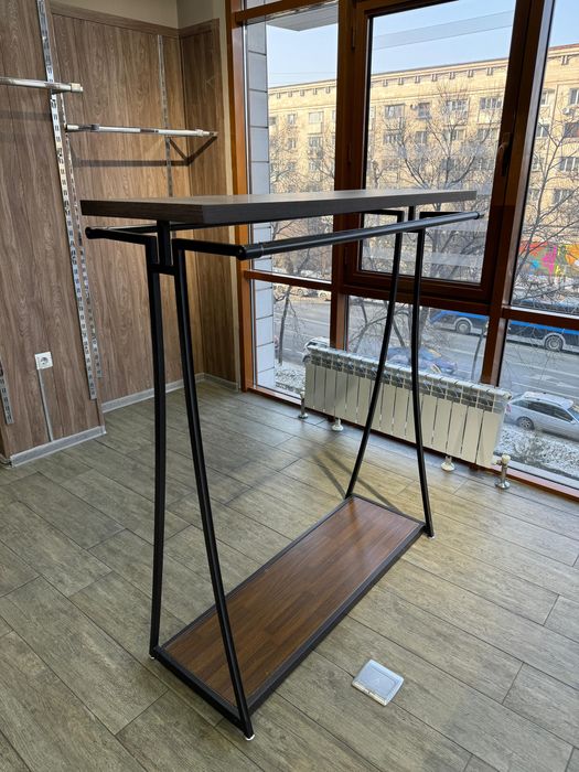 Продам рейлы (вешала) для магазина