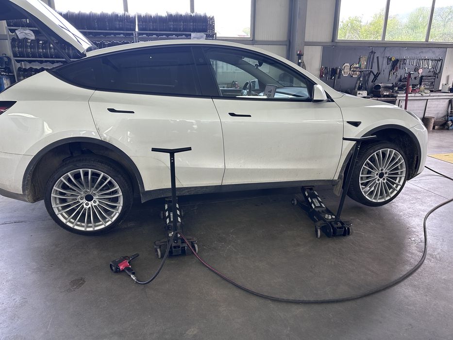 Джанти и гуми TESLA 21