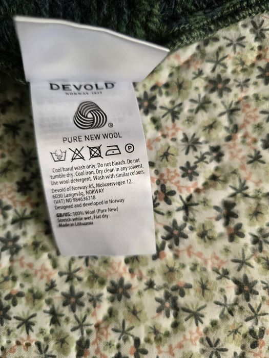 Вълнен пуловер DIVOLT