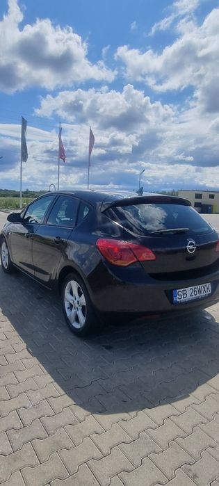 Opel astra j  2012