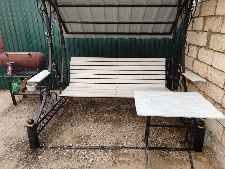 Качеля +столик в подарок