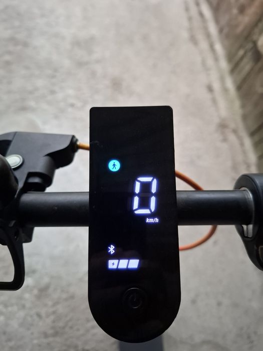 Trotineta electrica Xiaomi 4 Lite 2nd Gen, negru, 10", 300W, 25km autonomie