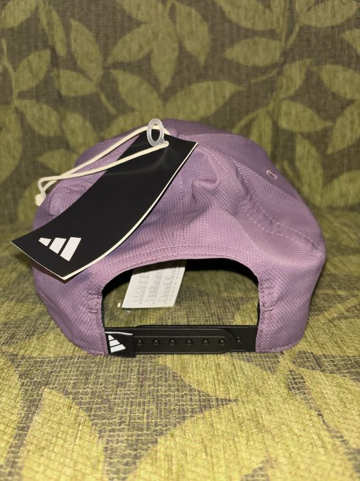 НОВИ шапки с козерка Adidas