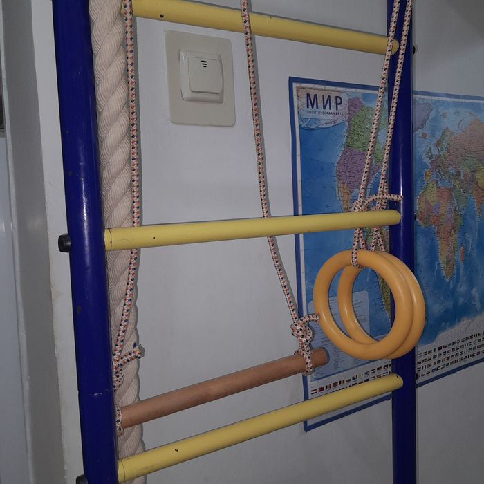 Продам детскую спортивную стенку.