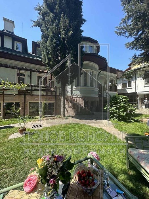 Продава се Къща в Пазарджик, Идеален център - 891 кв.м за 623 €/кв.м - Снимка #10