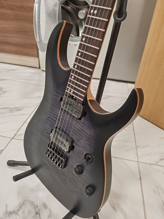 Harley Benton Amarok 6 и куфар нова