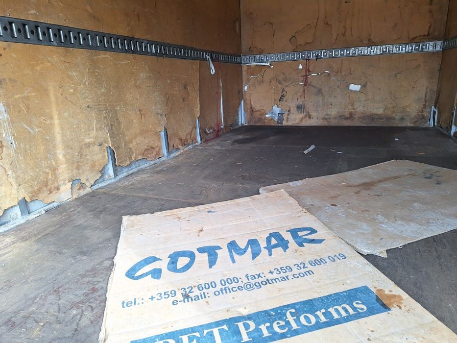 Алуминиев фургон за склад с размери 4.00 на 2.20 на 2.40 висок