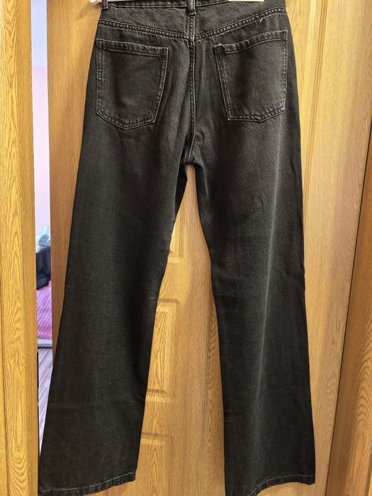 Продавам дънки с камъни