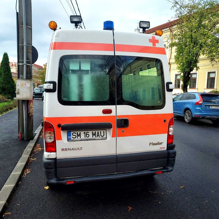 Ambulanța Renault Master