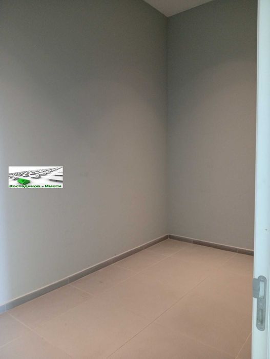 Дава се под наем Магазин в Пловдив, Индустриална зона - Север - 155 кв.м за 948.09 € - Снимка #3