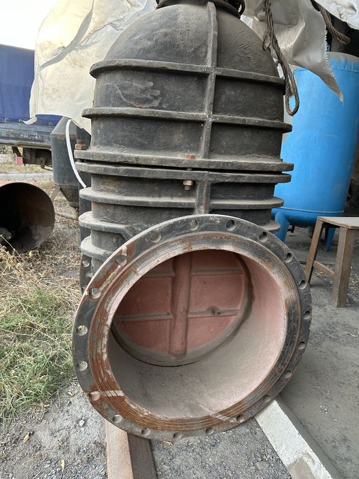 Продам задвижку чугунную