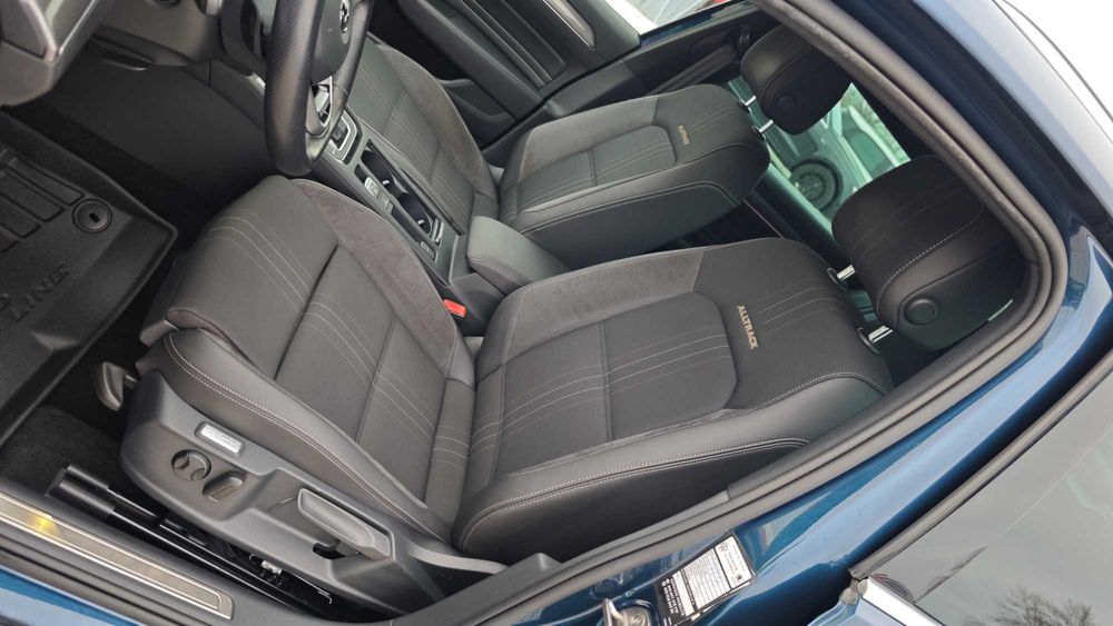 FULL АСИСТЕНЦИИ/ПЪТ/Пътни Знаци/Дистанция/Пешеходци Passat Alltrack