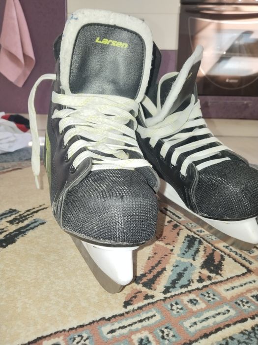 Хоккейные коньки