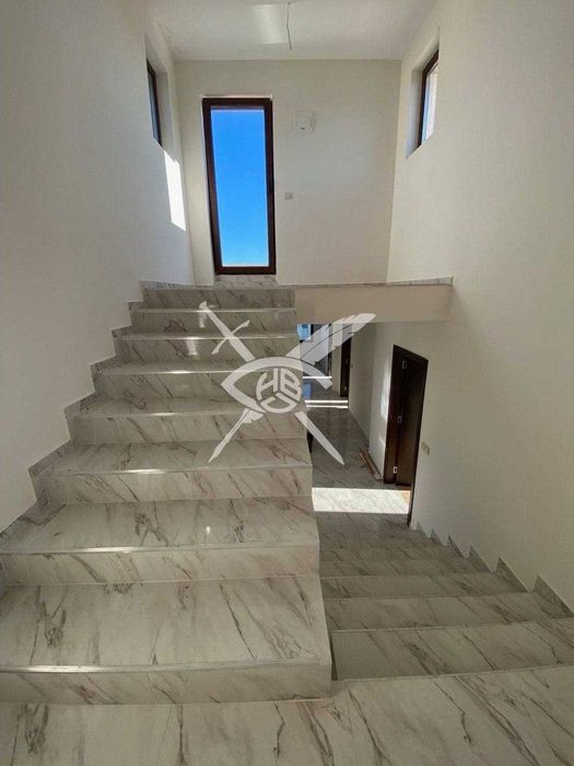 Продава се Къща в Свети Влас - 258 кв.м за 1446 €/кв.м - Снимка #1