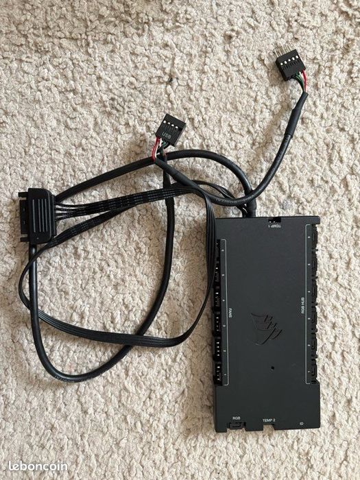 Corsair iCUE Commander Core XT Controller RGB PWM Ventilatoare