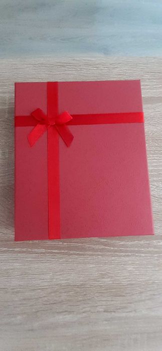 Красиво модно дамско колие