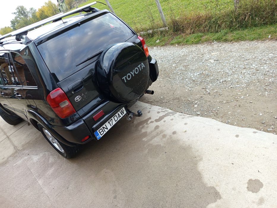 Toyota RAV4 anul 2003