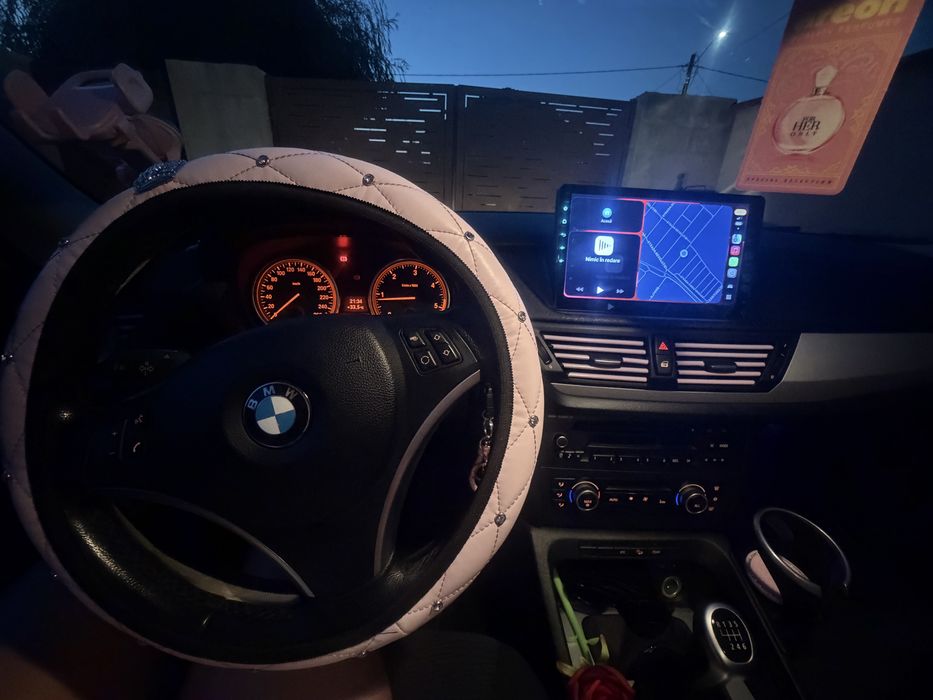 BMW X1 2011 — imagine 2