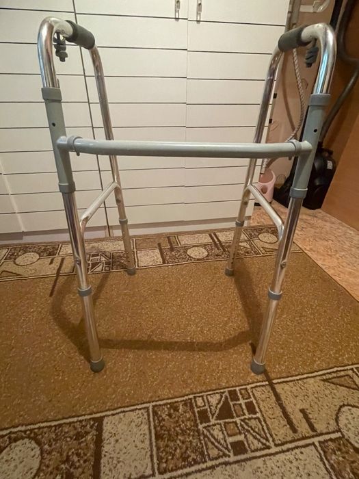Продам ходунки для взрослых