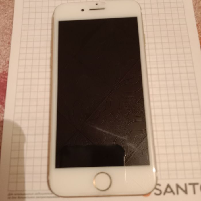 Продам Айфон 7 телефон не вскрывали